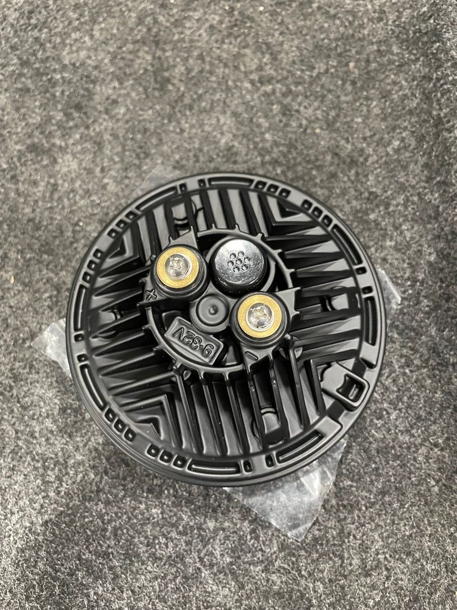 AERO-LITES ULTRA X Series - PAR36 LED Taxi / Flood Beam AL-3615X-F*