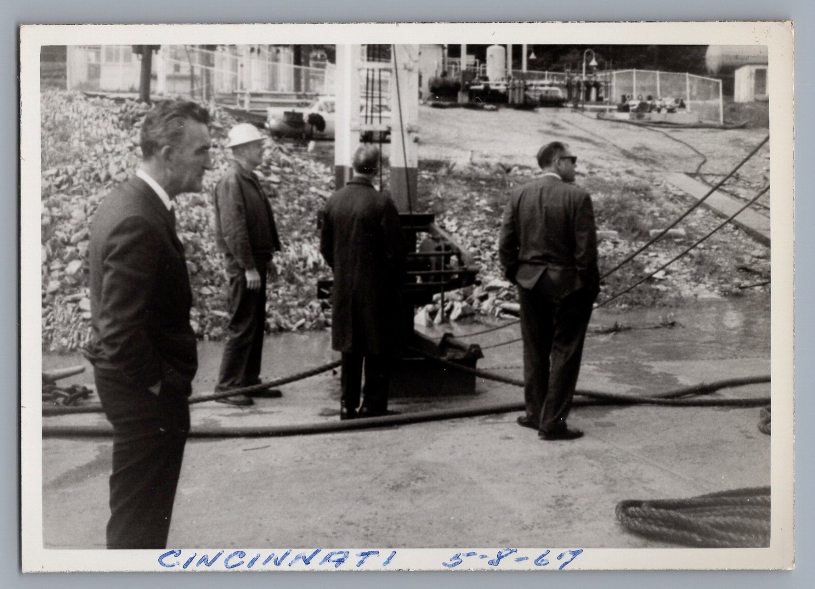 1967 Gulf Oil & Gas Vintage 4.25 x 3" Photo Pipeline Cincinnati, Ohio   9409