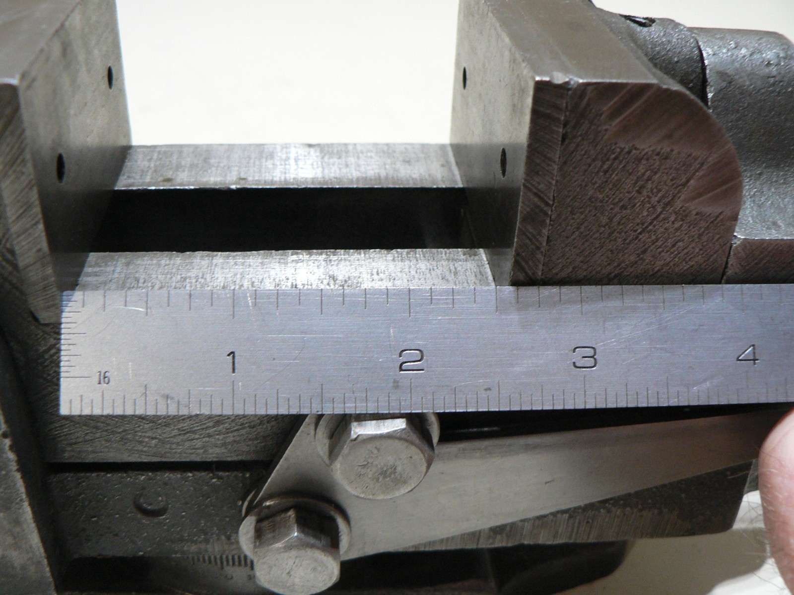 Palmgren No.000 Tilting Vise with Swivel Base 2-1/2" Jaws Opens 2-1/2"