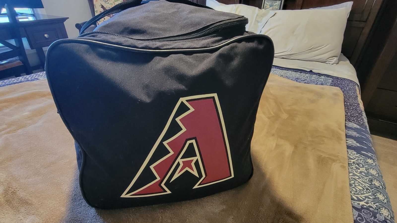 Arizona Diamondbacks Game Used Team Issued Black Duffle Bag MLB