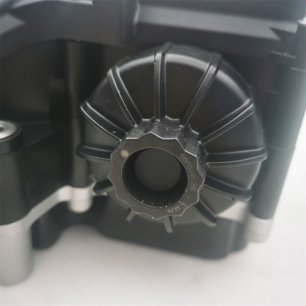 21577507 Def Urea Pump Fits For 85003864 21577511 Volvo Mack 12V D13 21332701