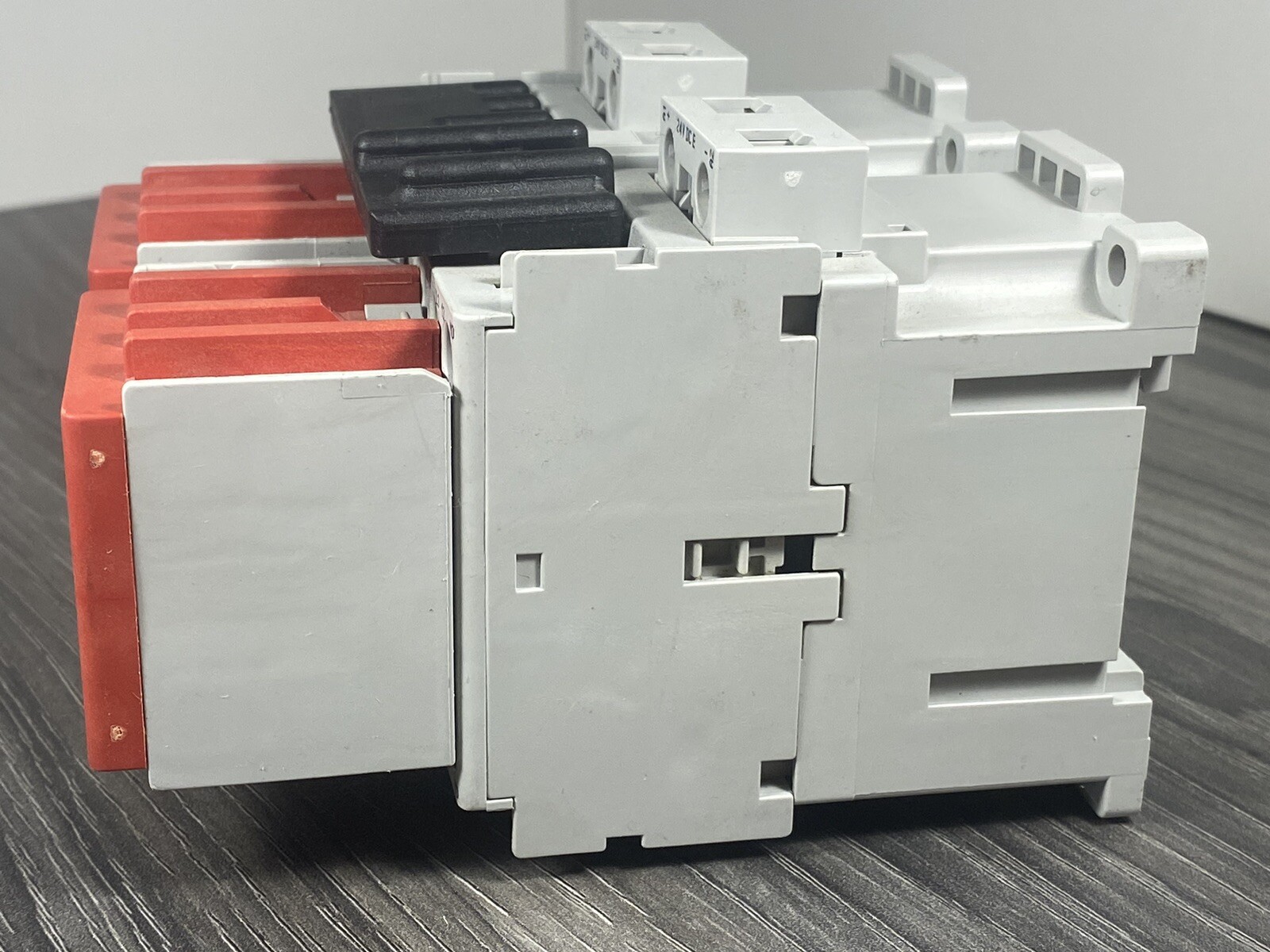 Allen Bradley 104S-C09EJ210C Ser B IEC Safety Contactor With Electronic Coil USA