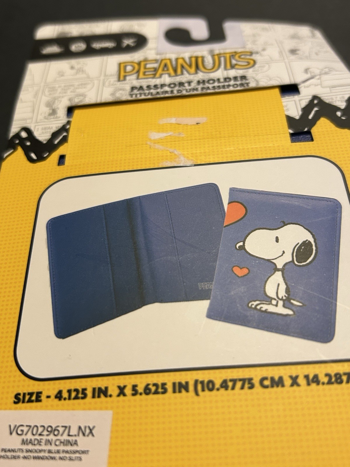 Peanuts Snoopy Passport Holder New