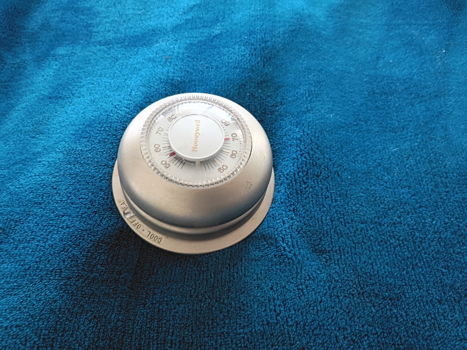 Vintage Honeywell T87F 2873 Tradeline Wall Thermostat Gold.