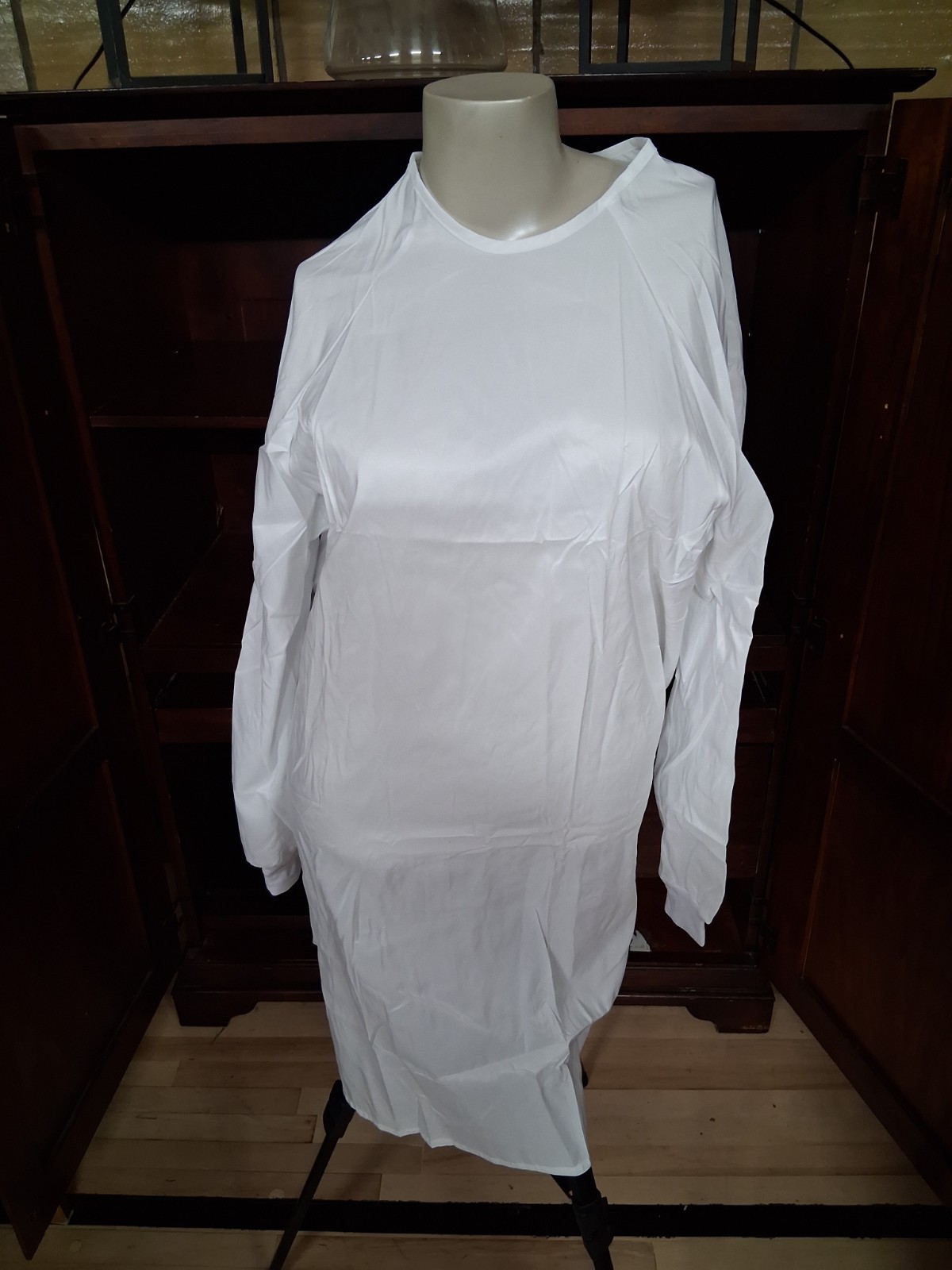 Dickson Industries non surgical gown.