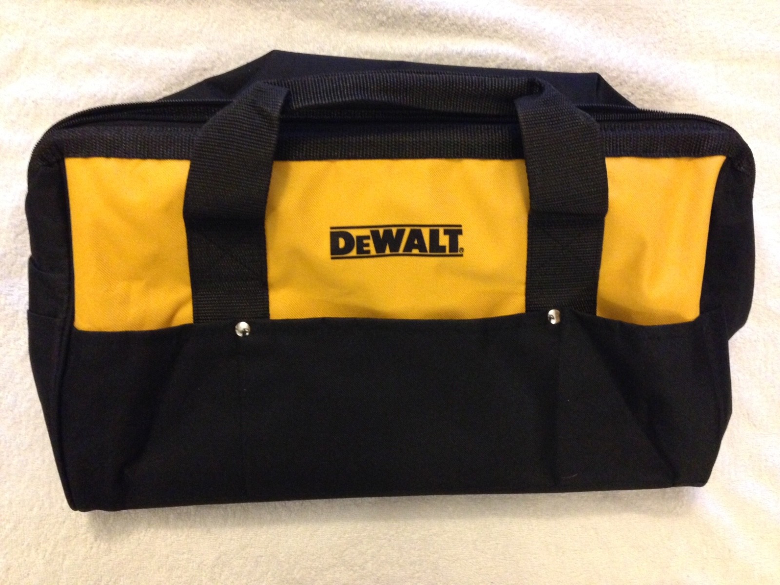 New Dewalt DCK019 Tool Bag Heavy Duty Ballistic Nylon 19” x 12" x11" w 6 pockets