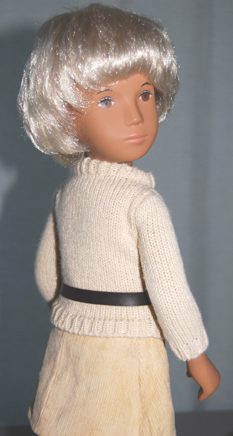 SASHA DOLL RESTRING PROFESSIONAL CLEANING RESTRINGING SPA REPAIR GÖTZ TRENDON