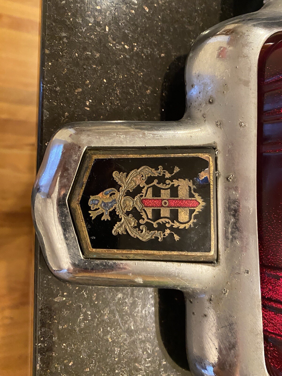 1946 1947 1948 DODGE SEDAN TRUNK EMBLEM STOP LIGHT LENS 1148867 CB13545 w LOGO