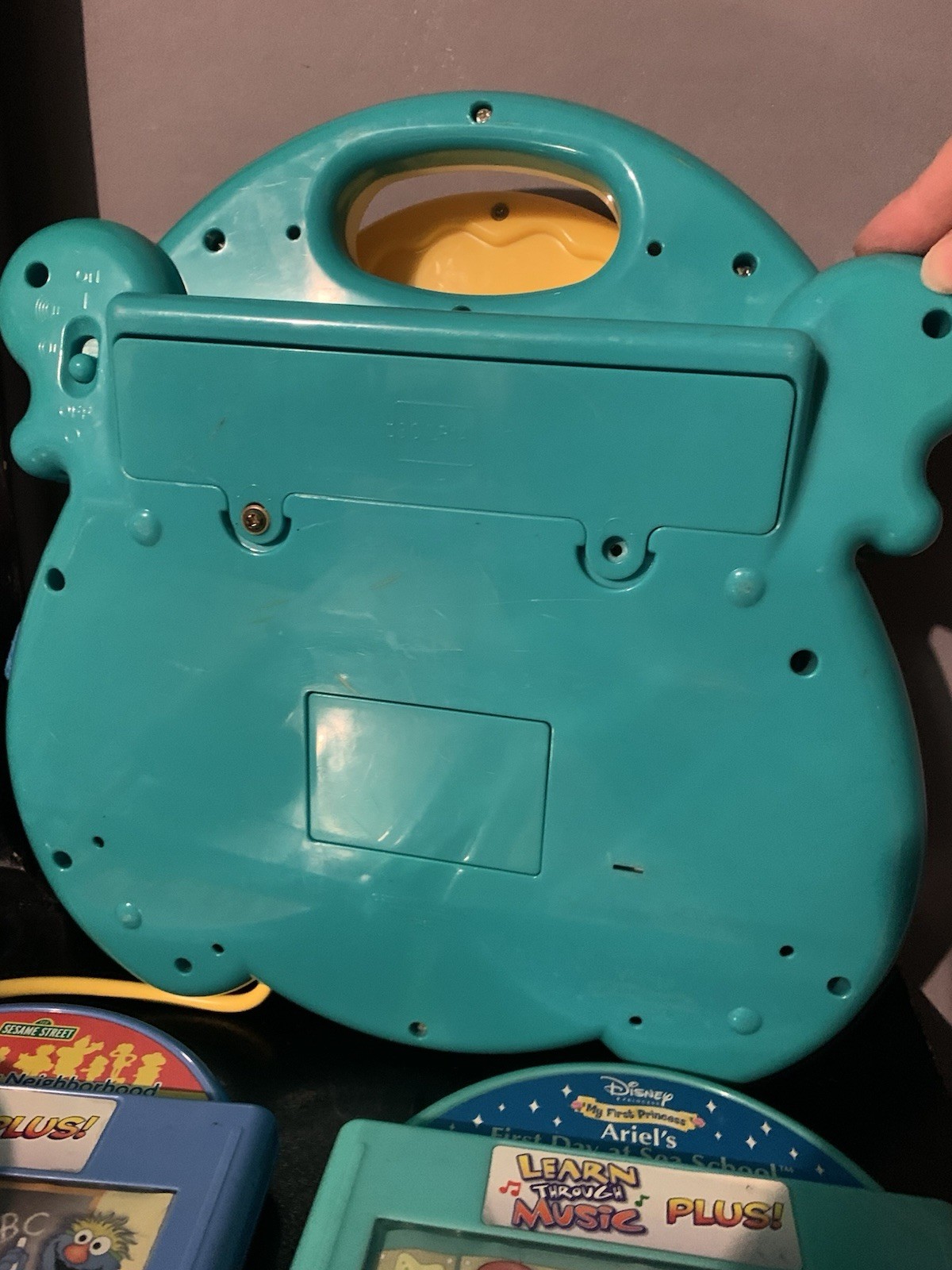 2002 Fisher Price Mattel Learn Through Music Interactive System W 8 Cartridges