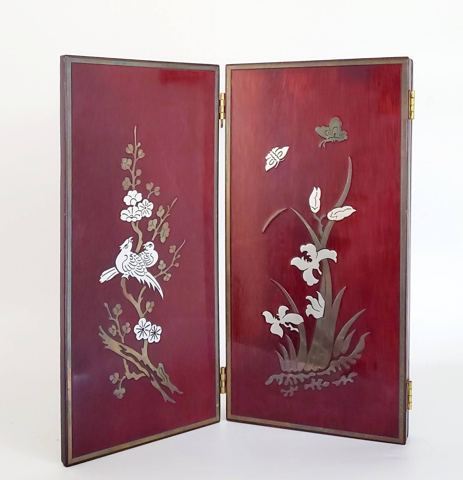 VTG JAPANESE RED LACQUER QUARTER FOLD TABLE SCREEN PANEL SILVER INLAY CHARACTERS