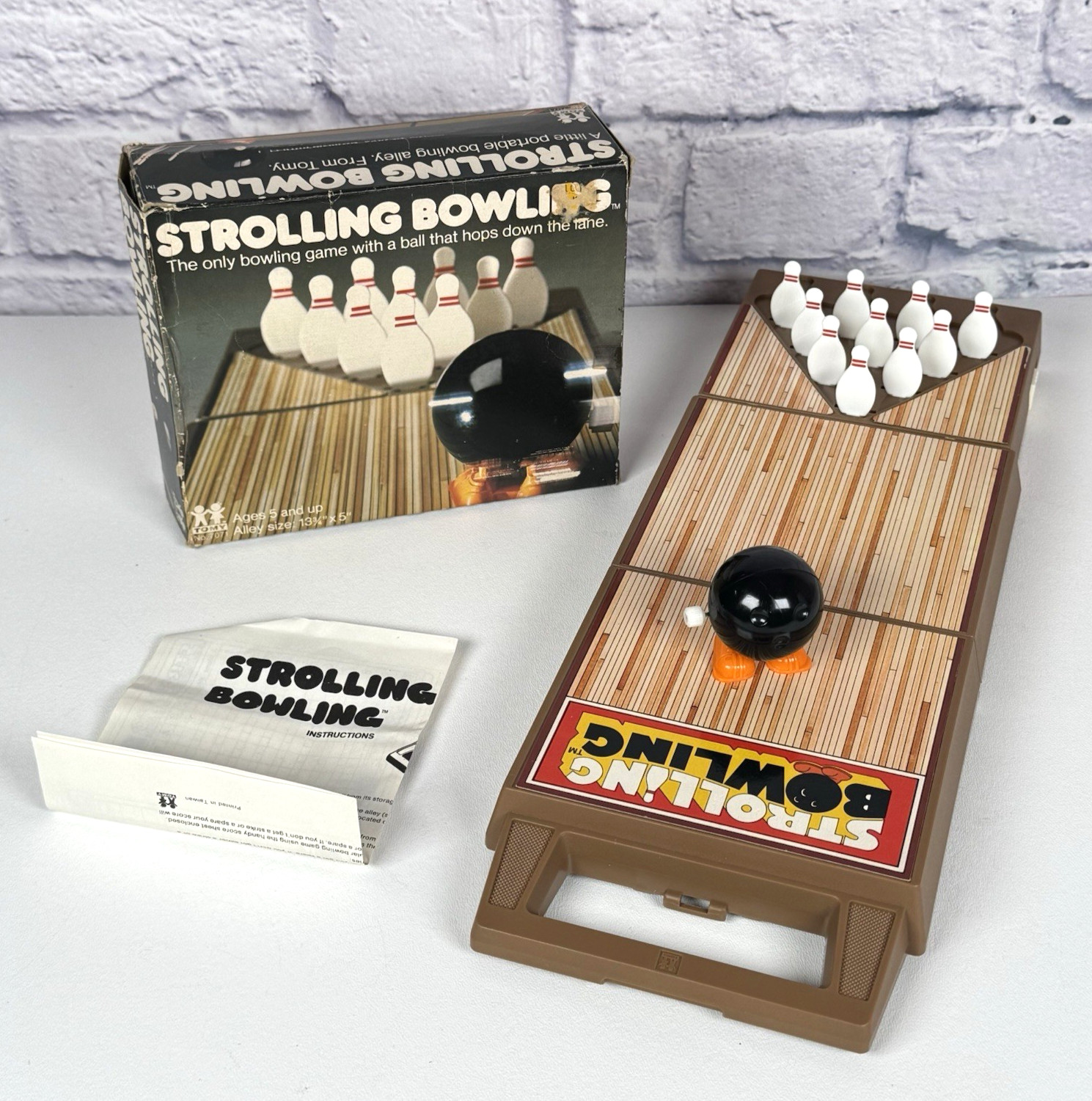 Vintage 1980 Tomy Strolling Bowling Wind Up Ball Portable Table Game Travel Box