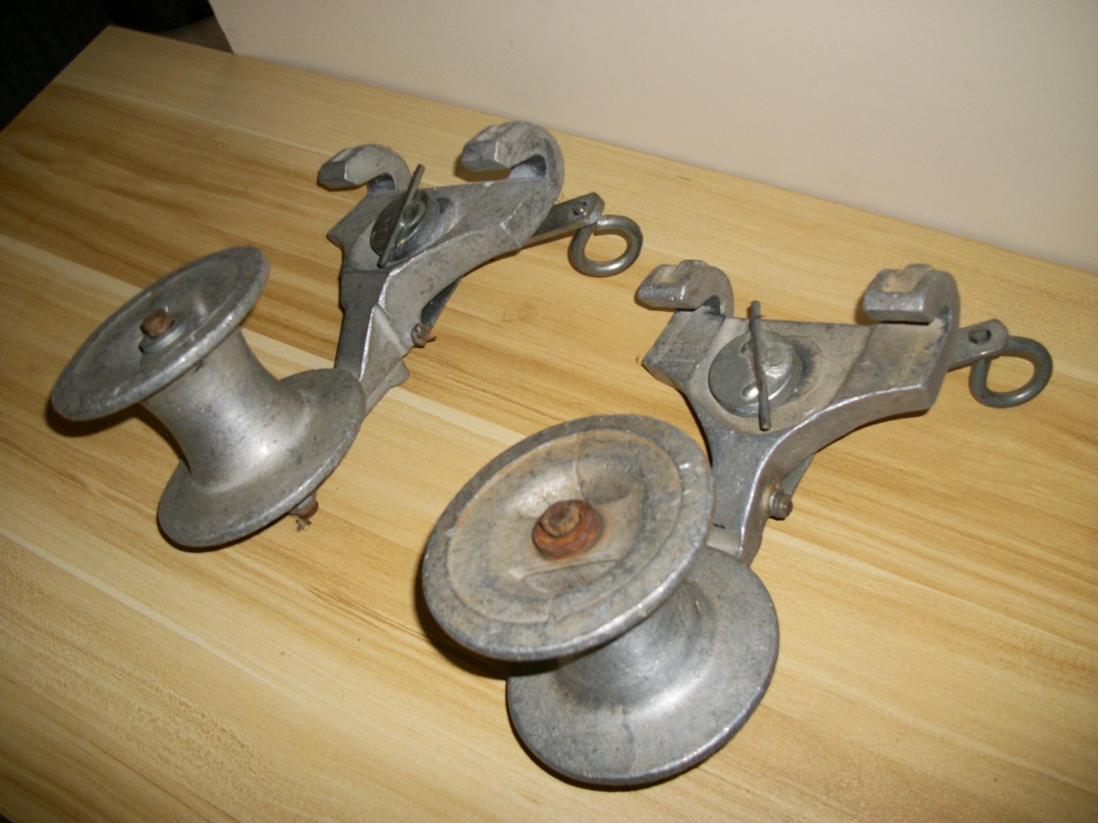 LOT OF 2 LEMCO PY-750 PULLY 2-WAY ROLLER CABLE BLOCK LINESMAN FREE SHIPPING