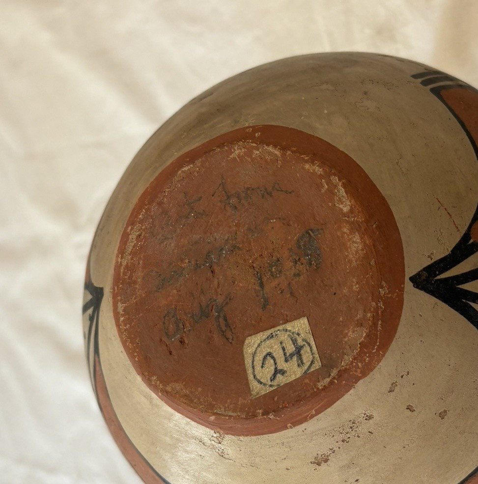 VINTAGE 1928 Santo Domingo Pueblo Pottery Handled Polychrome Basket Kewa 6"