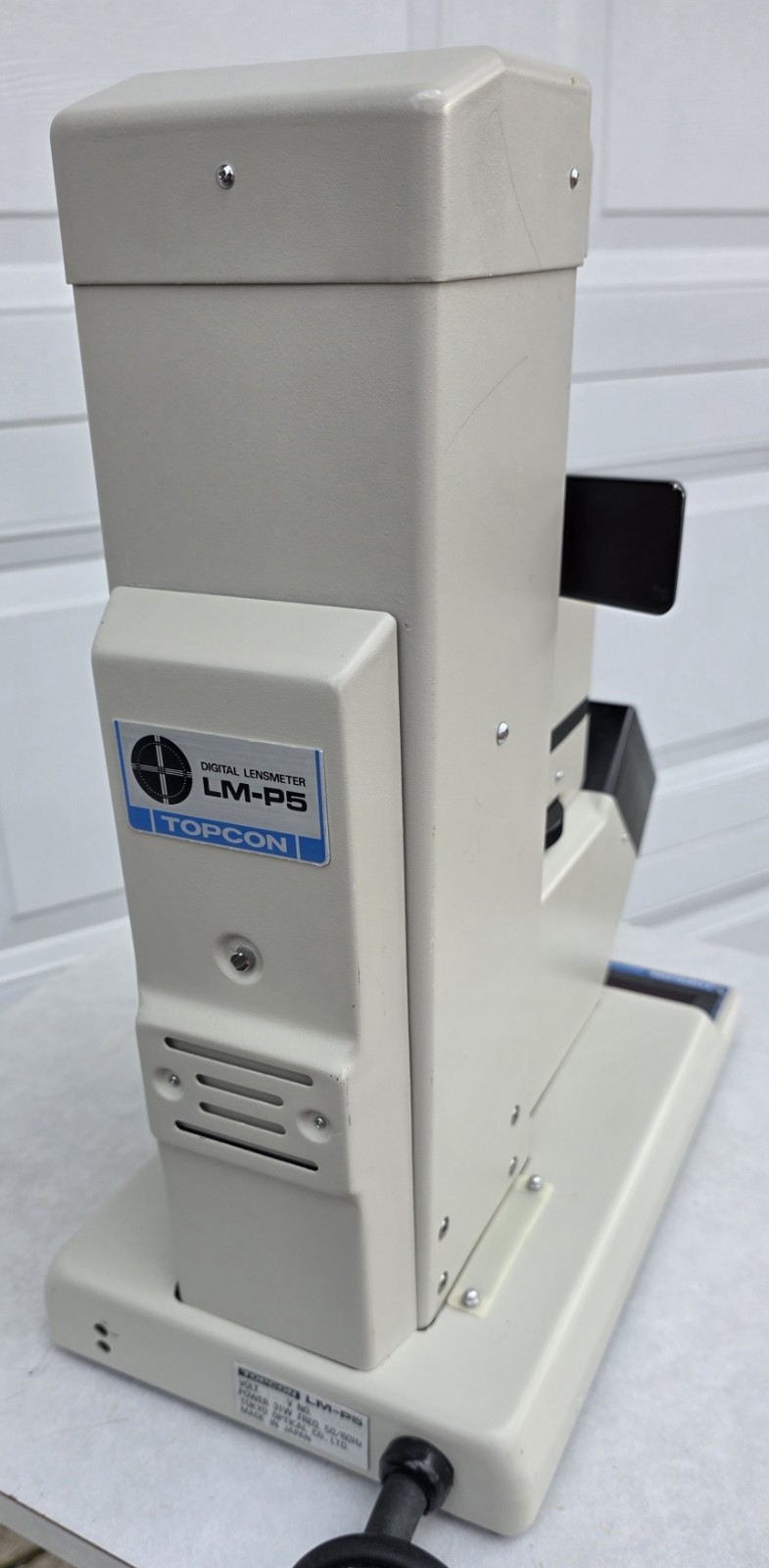 Topcon LM-P5 Digital Lensmeter POWERS ON! -for parts only