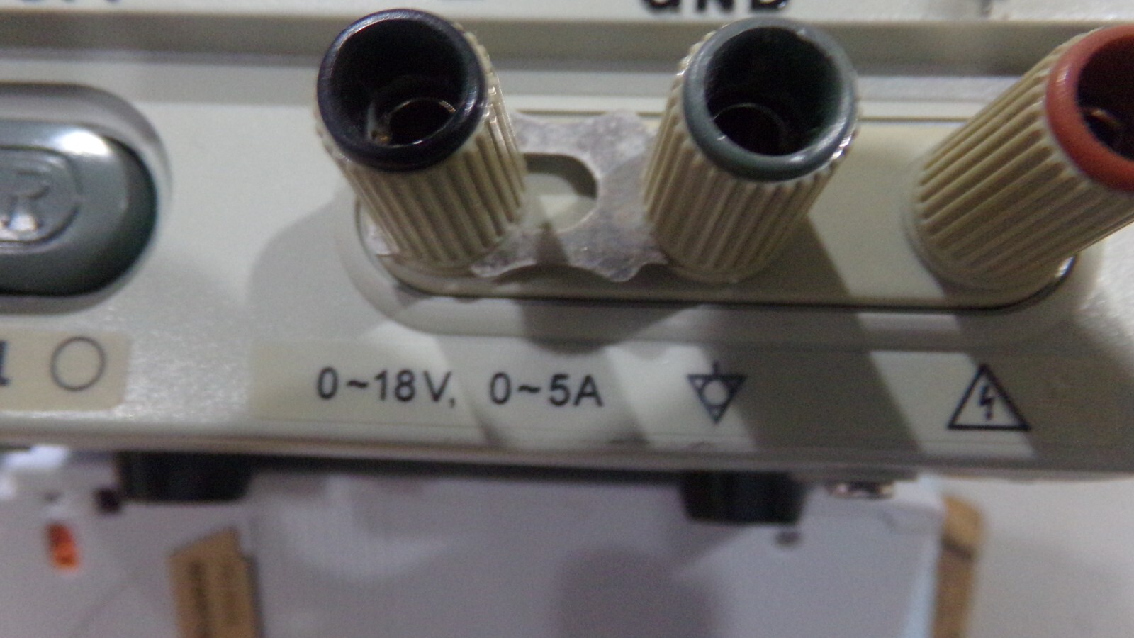 GW Laboratory Model: GPS-1850D DC Power Supply. 0 - 18V 0 - 5A