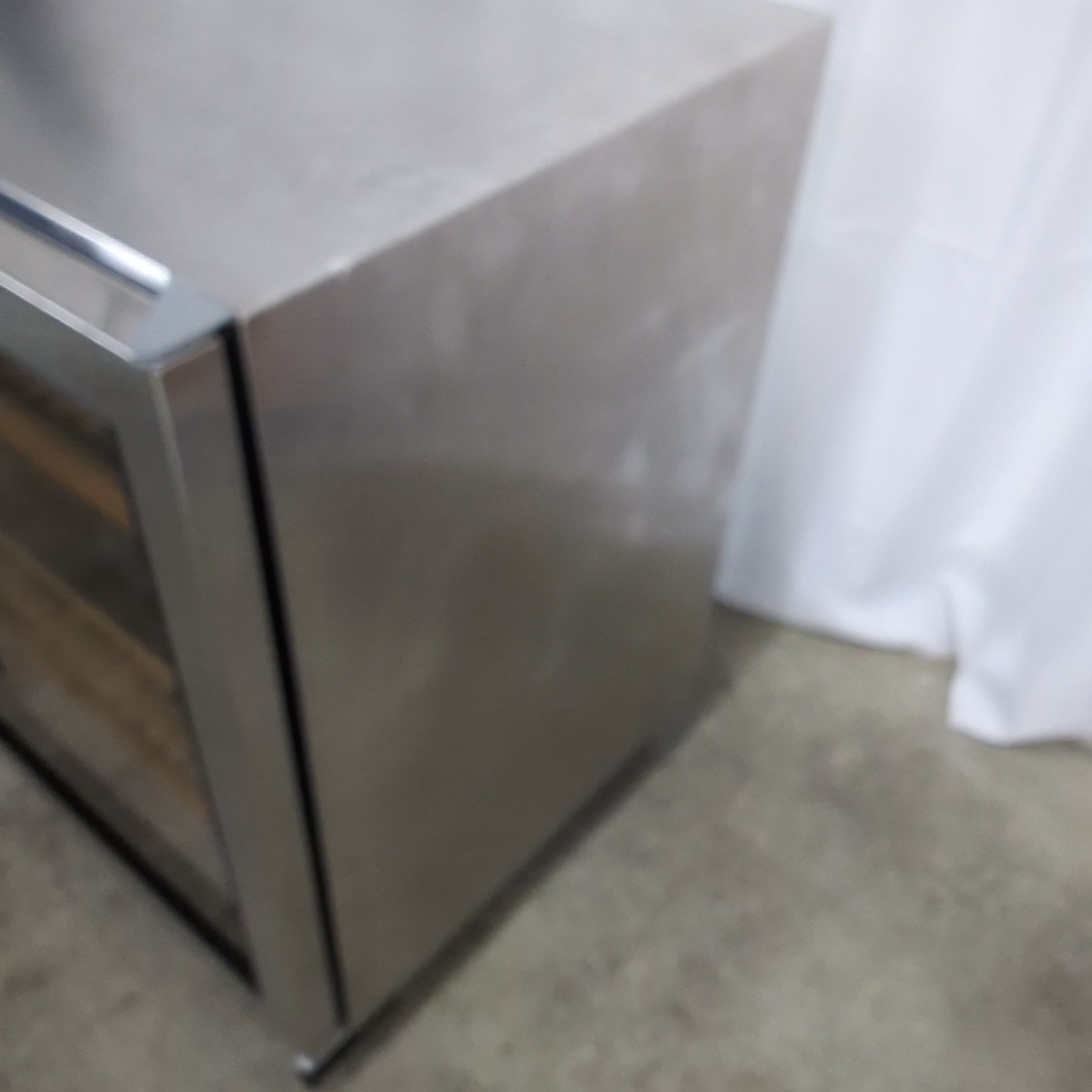 2014 Sub-Zero 424FS 24" Stainless Steel Standalone/Undercounter Wine Cooler