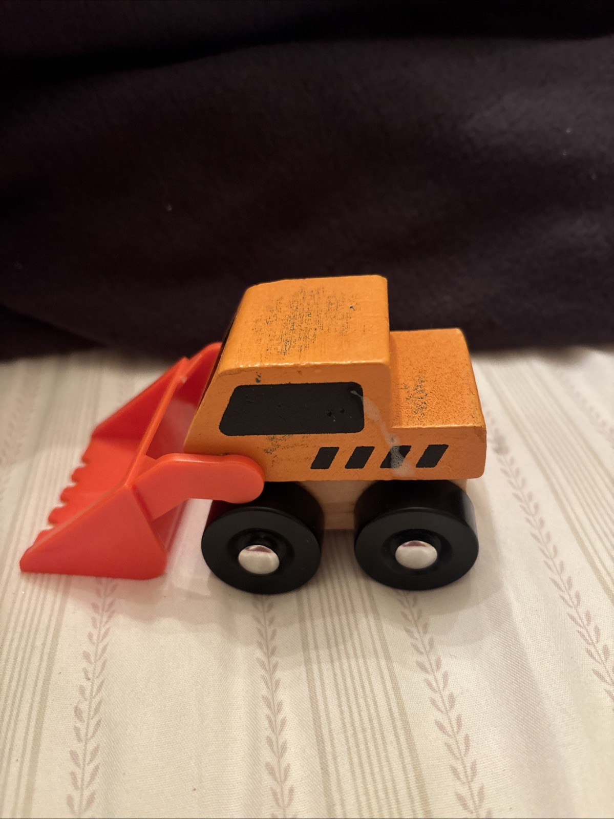 Giggle Scape Wooden Toy Truck Excavator Construction Vehicle