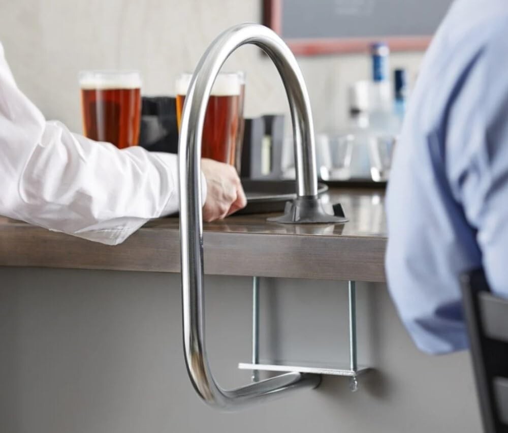 Chrome Plated Single Arm Waitress Stall Bar Service Rail Server Station