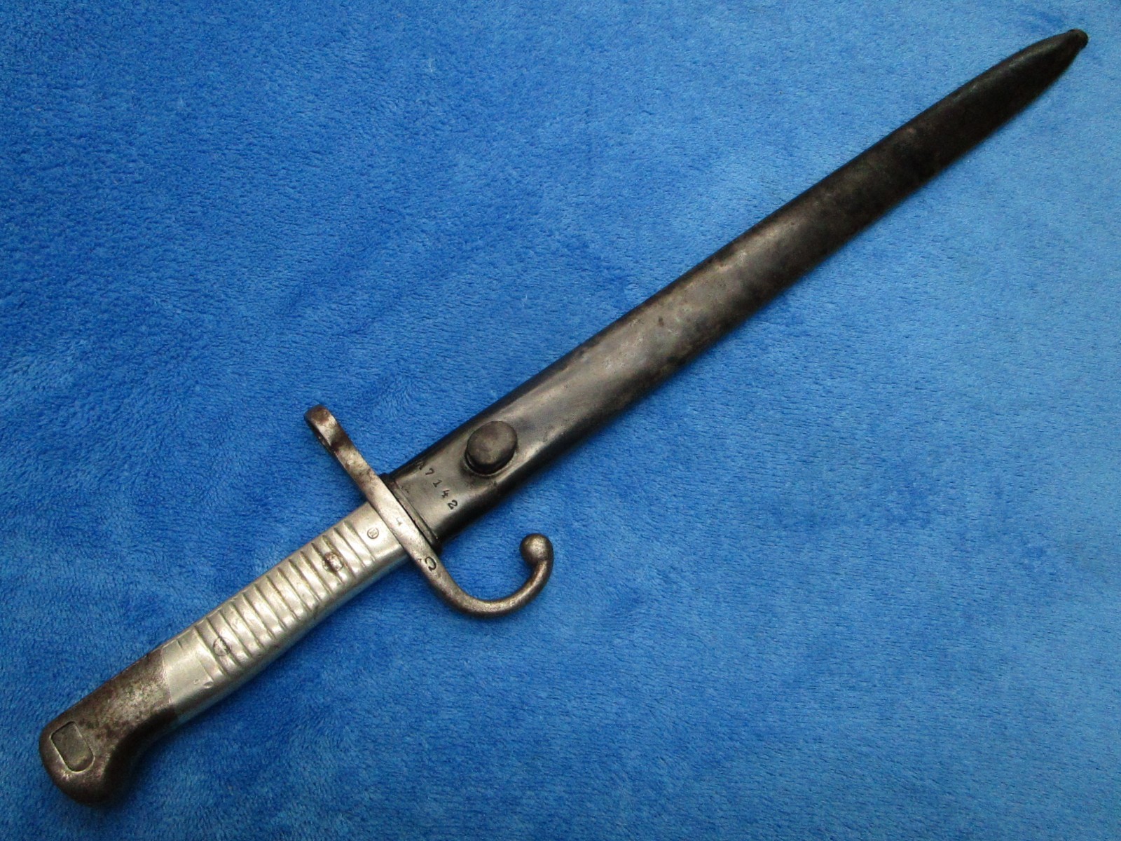 ORIGINAL ANTIQUE M1891 ARGENTINE MAUSER BAYONET AND MATCHING SCABBARD MAKER WKC