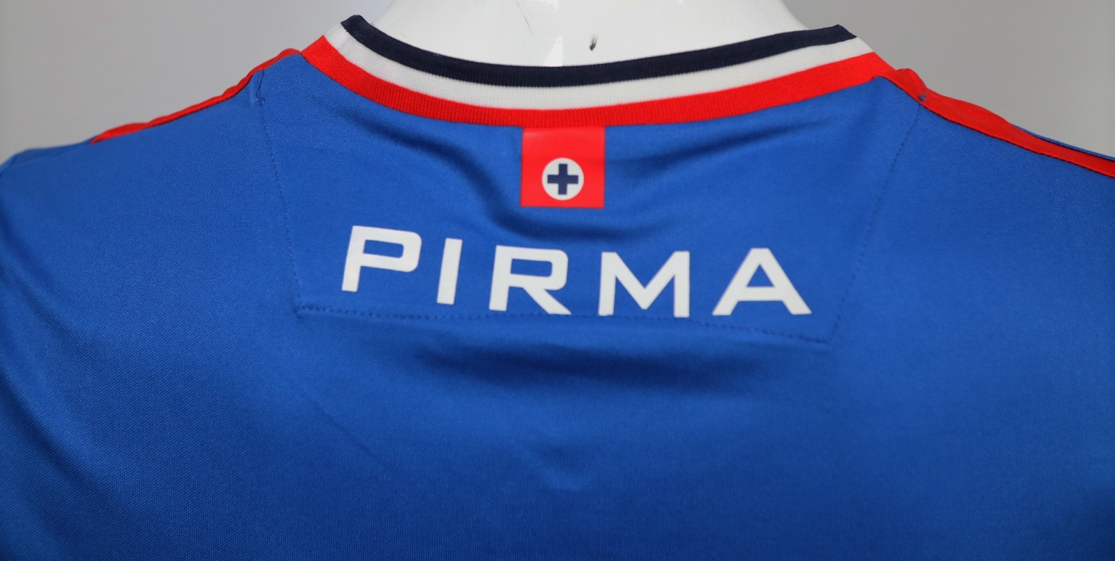 CRUZ AZUL LOC 25/26 CON PARCH LIGA MX (Talla Reducida) slim fit LEER DESCRIPSON