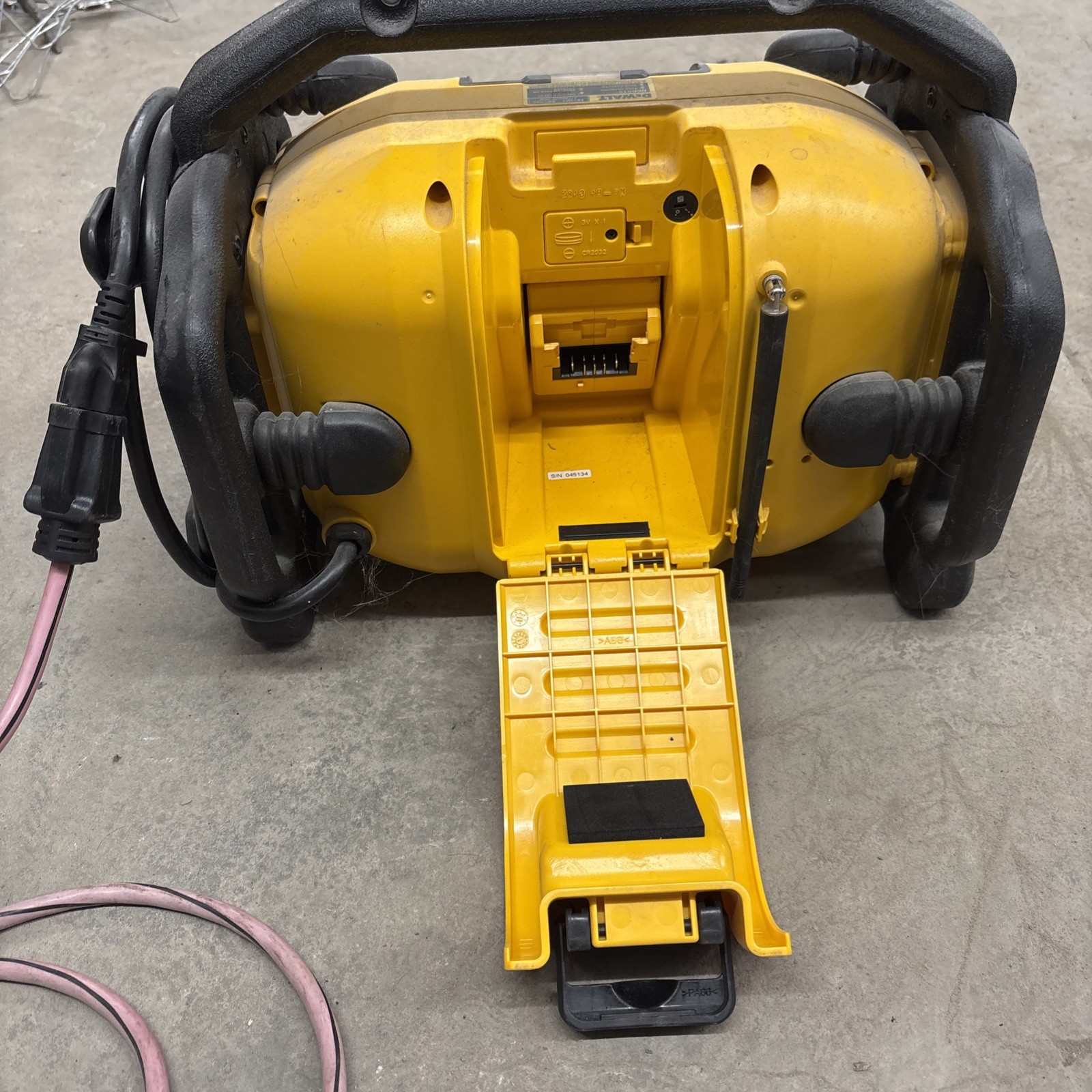 DEWALT DCR015 12v/20v Max Work Site Battery Charger Radio Tested