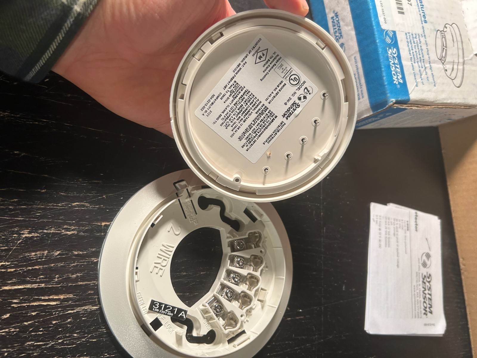 System Sensor 2W-B Smoke Detector 2-Wire White - Never used w/ Box