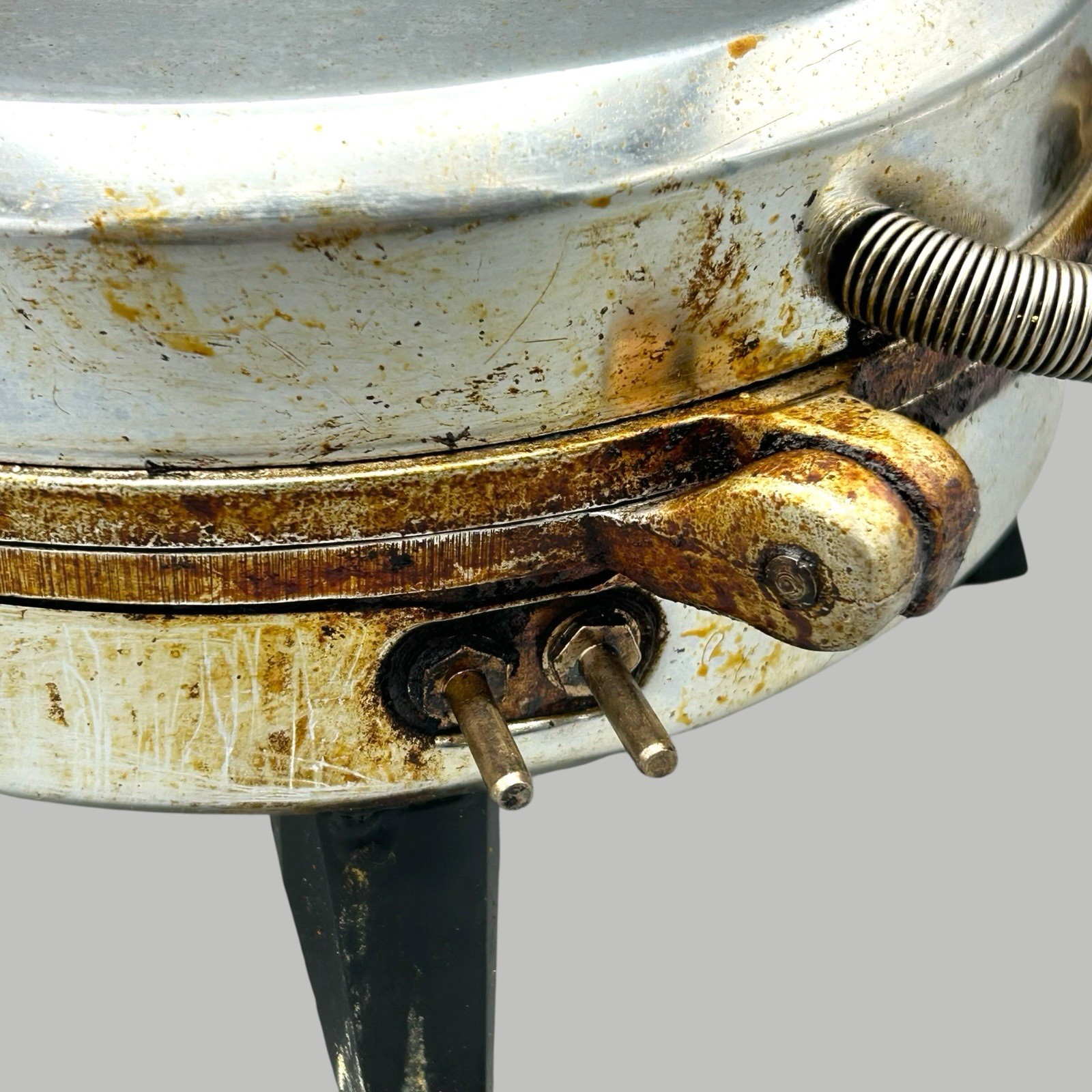 Vitantonio Pizzelle Maid Model 400 Automatic Pizzelle Maker Italian Cookie Used