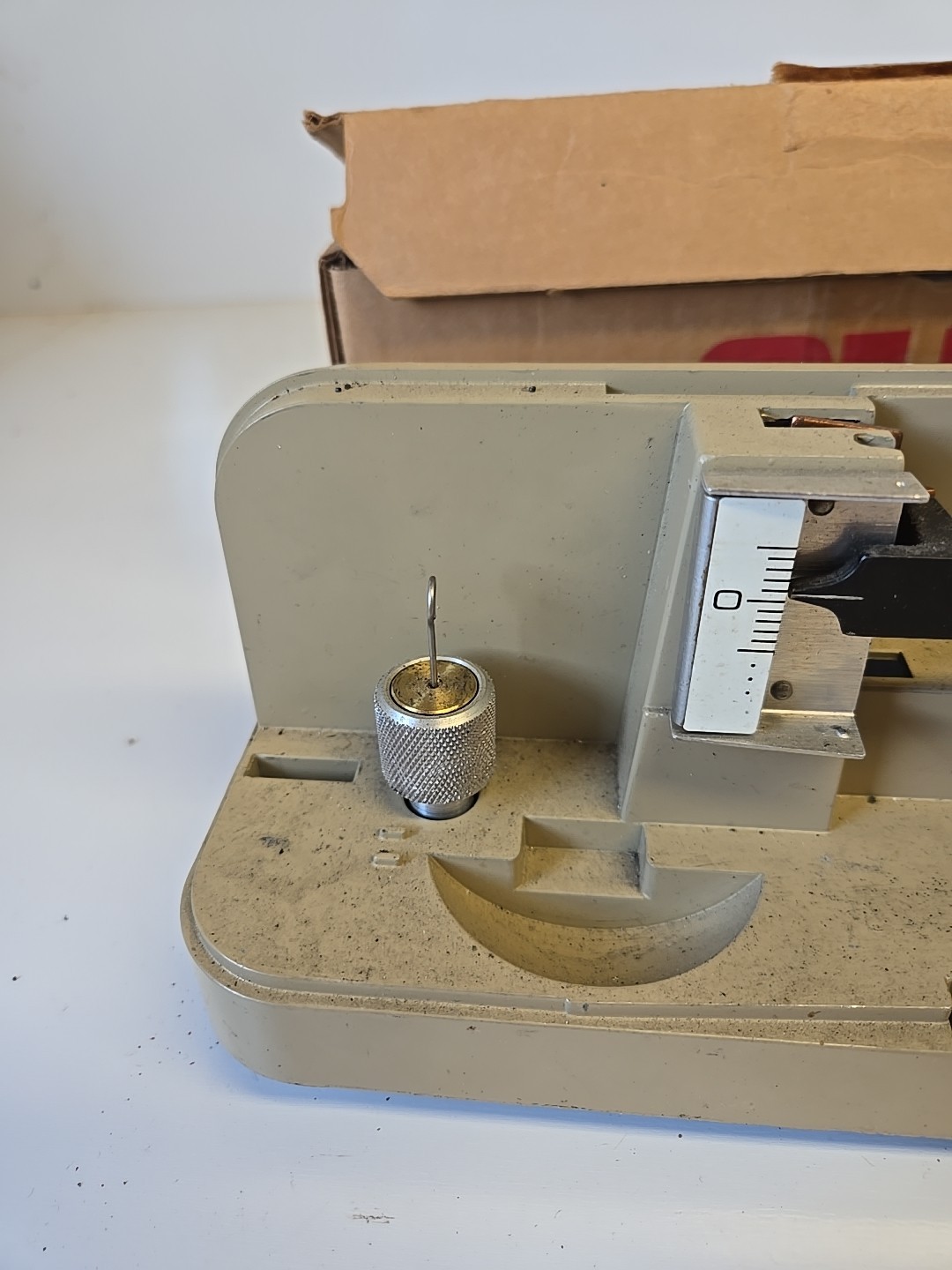 OHAUS Model 10-10 Reloading Balance Beam Scale (In Original Box)