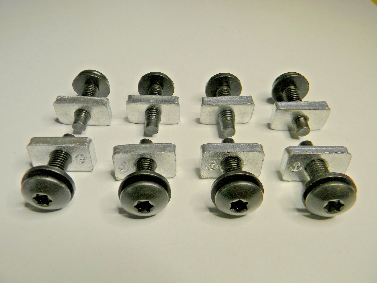 1987-1995 Jeep Wrangler Hard Top Torx Screw & Nut Kit / 8 Torx Screws & 8 Nuts