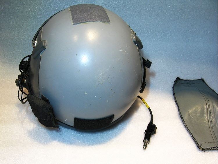 AUTHENTIC 90's GENTEX HGU-55/P PILOT FLIGHT HELMET w/ VISOR & COVER / MEDIUM