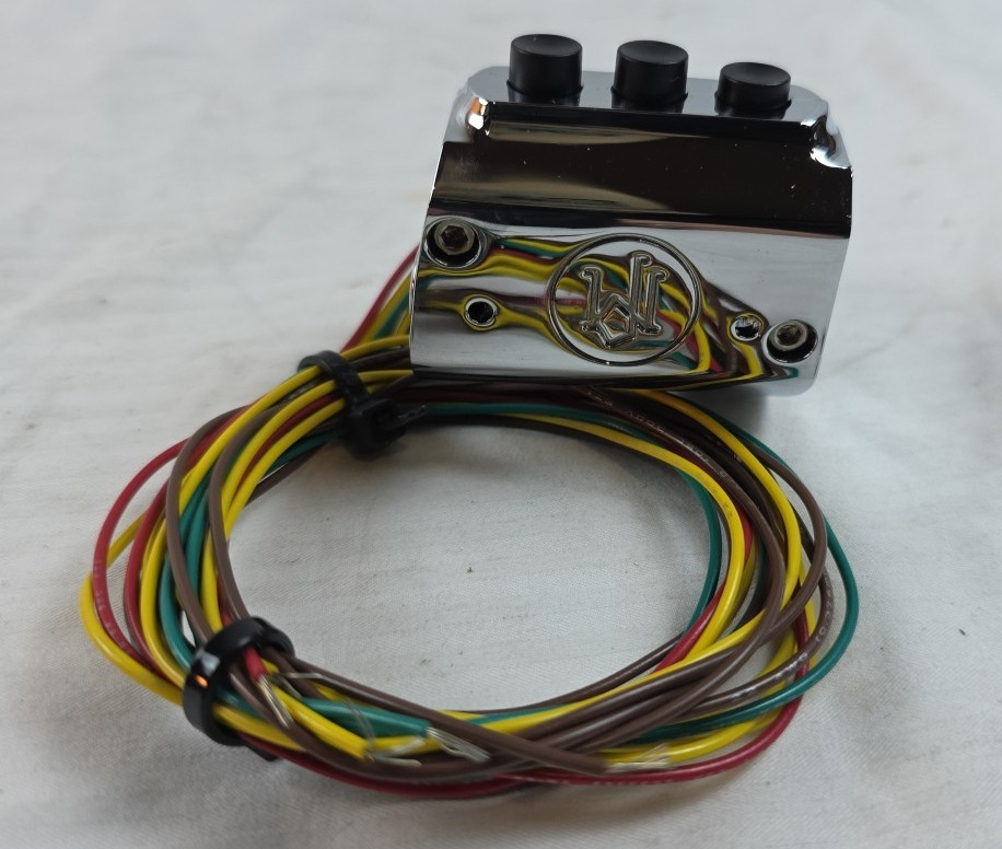 PERFORMANCE MACHINE FOR HARLEY CHROME RIGHT SIDE SWITCH ASSEMBLY 0616-0096