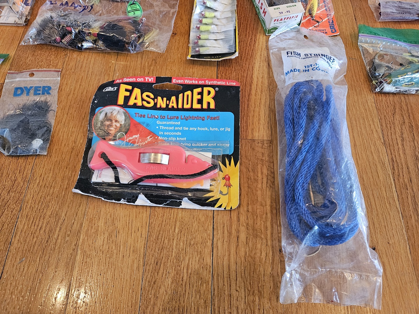 ~ Fishing Tackle Box Lot Hooks Swivels Leads Weights Lead Head Eagle Claw +++ ~