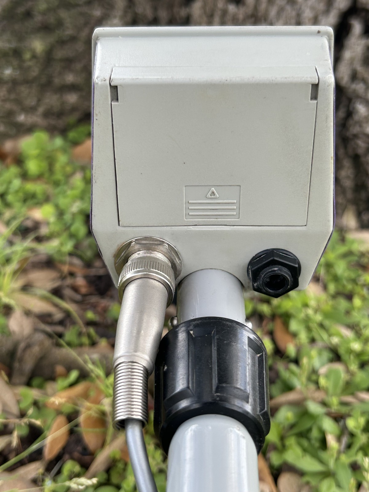 Tesoro VAQUERO Metal Detector w/ 11x8" Coil, Cover, New Battery, Manual - Nice!