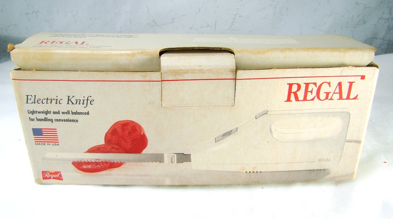 Vintage Regal Electric Knife w 2 blades in Original Box & Papers K382WT AS IS