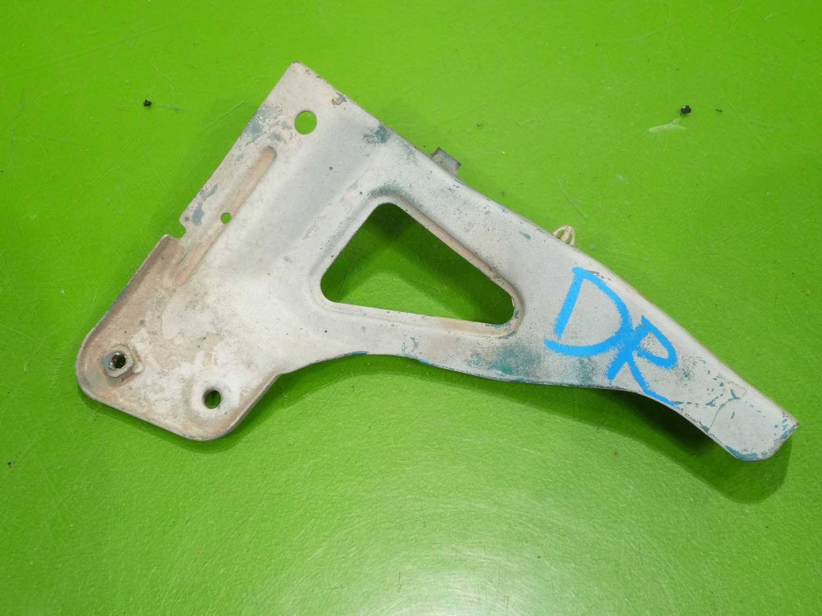 92-95 Civic hatch OEM passenger right fender bumper mount bracket support stay