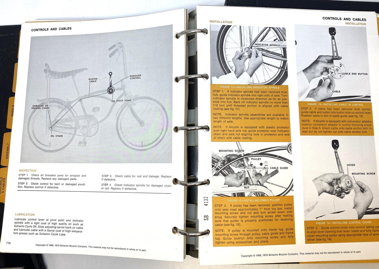 69-72 Schwinn vintage SERVICE MANUALS Volume 1&2 Excellent condition 3 Ring