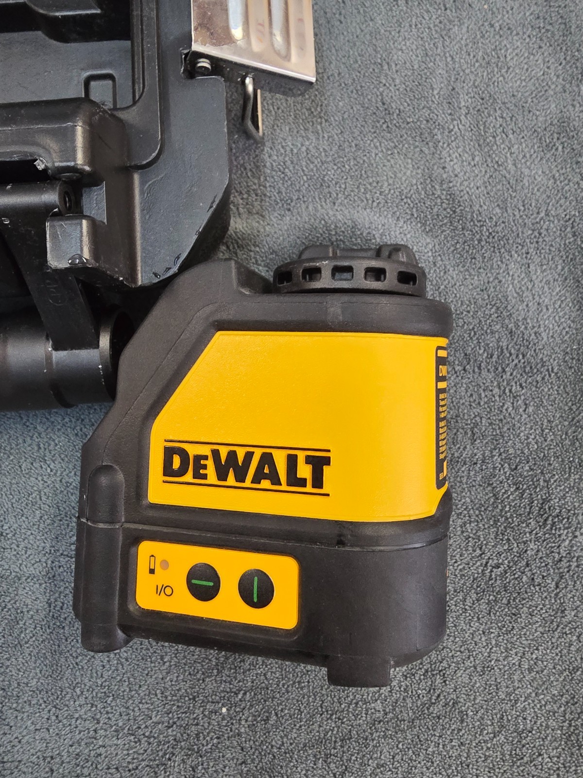 Dewalt Green Self-Leveling Cross Line Laser Level DW088CG