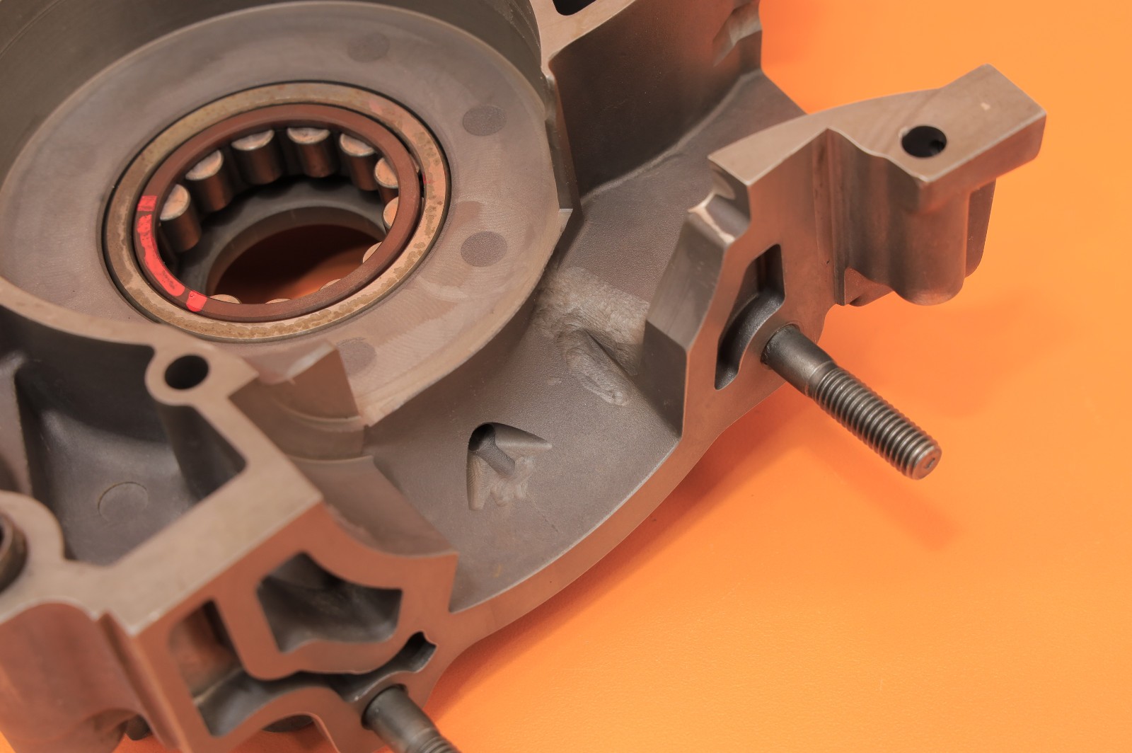 2003 98-05 KTM 200 EXC SX OEM Engine Crankcase Set Carter Block Half Bottom End