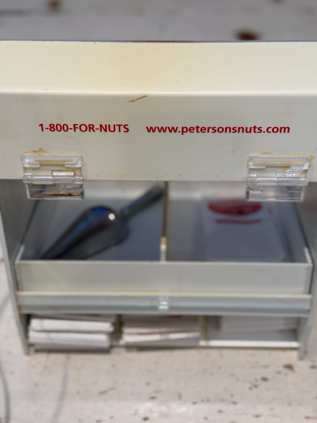 Peterson's Gourmet Nuts and Snacks Plastic Countertop Display Case w/ Scoop