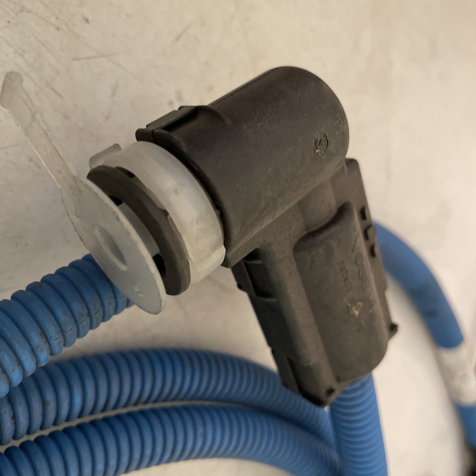 GENUINE FREIGHTLINER DEF RETURN FLUID LINE 2400MM 04-31887-240 NEW OEM