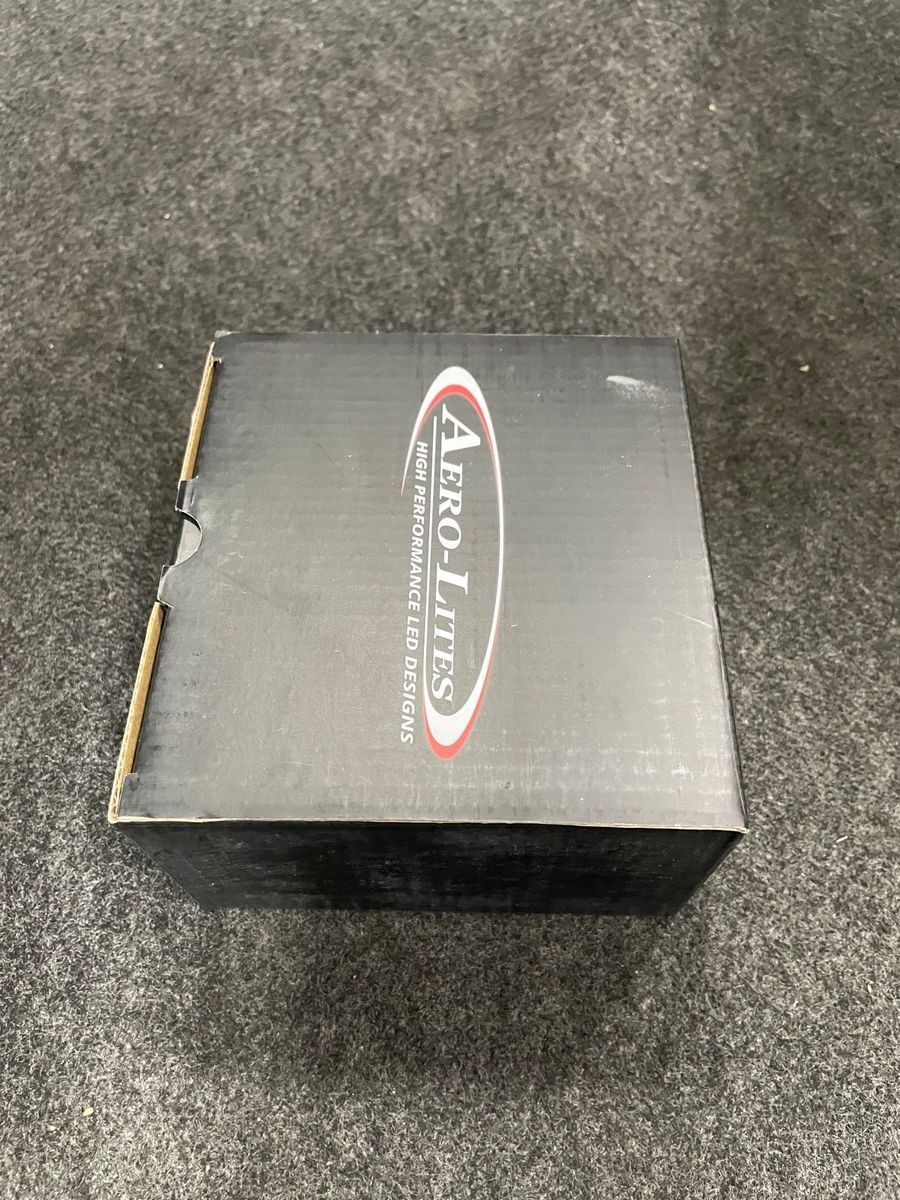 AERO-LITES ULTRA X Series - PAR36 LED Taxi / Flood Beam AL-3615X-F*