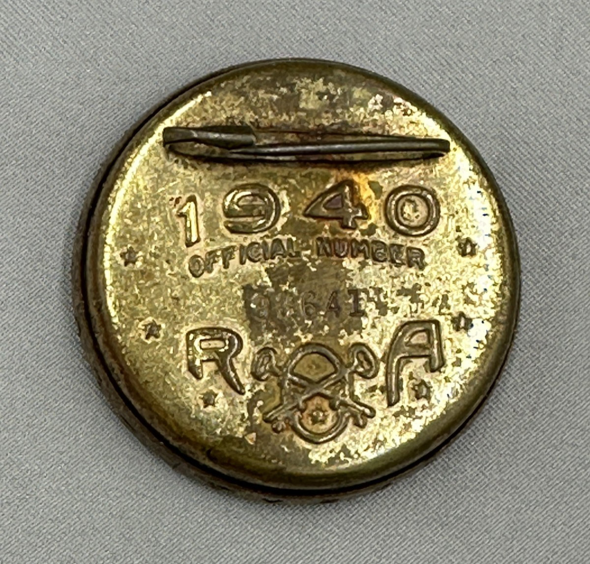 1940 LITTLE ORPHAN ANNIE Decoder Badge Pin RADIO PREMIUM Vintage USA Eagle Flag