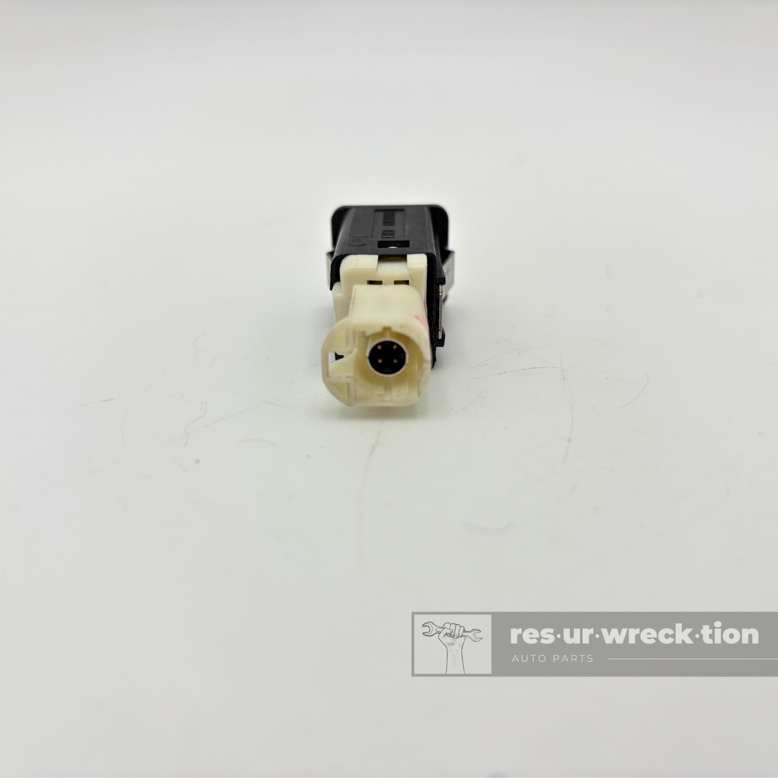 BMW USB Socket Port 1 3 5 6 7 X5 X6 Z4 E90 E91 E60 E61 OEM 9237656