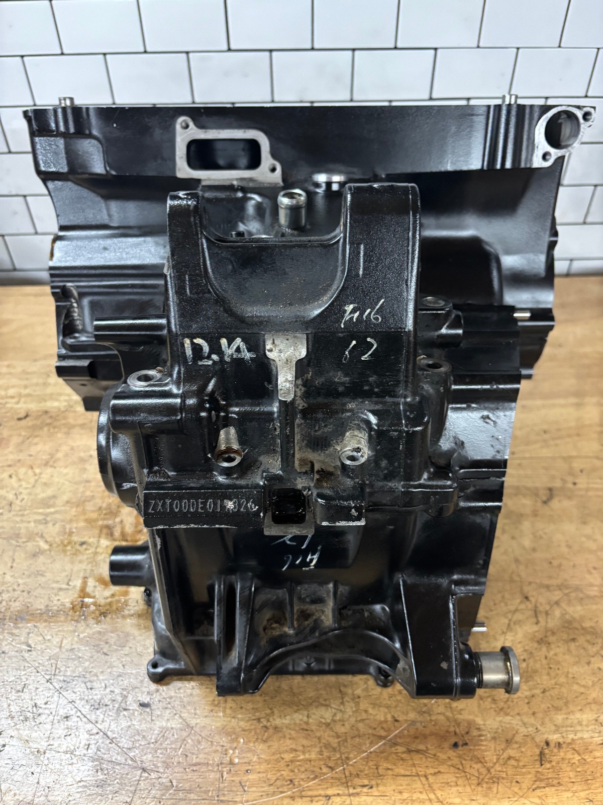 2006-2007 Kawasaki Ninja ZX1000 ZX10R Engine Motor Cases Crankcase