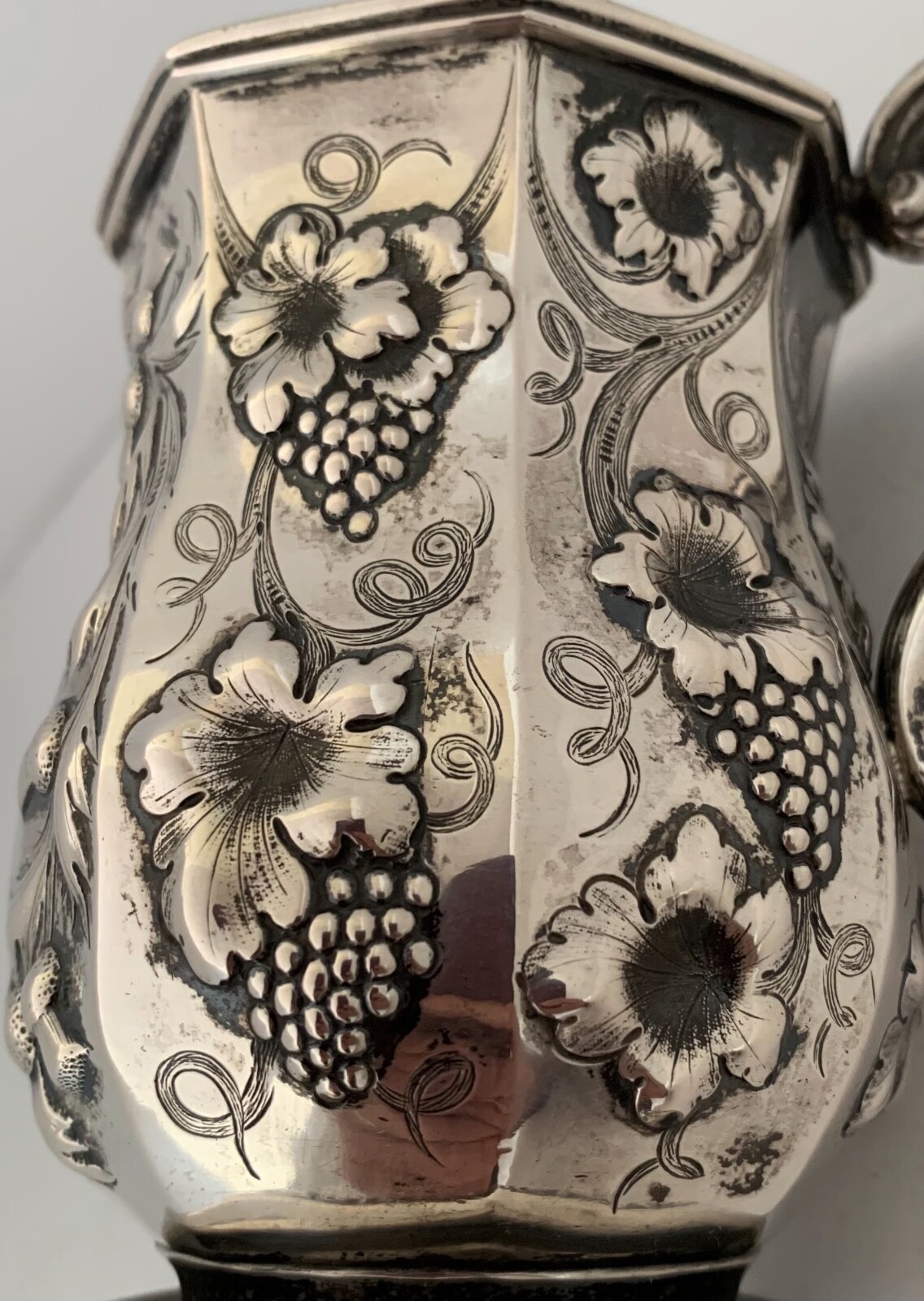 MONSTER AMERICAN COIN SILVER CHASED GRAPES & THISTLES 10.8 OZT CUP R RAIT 1850