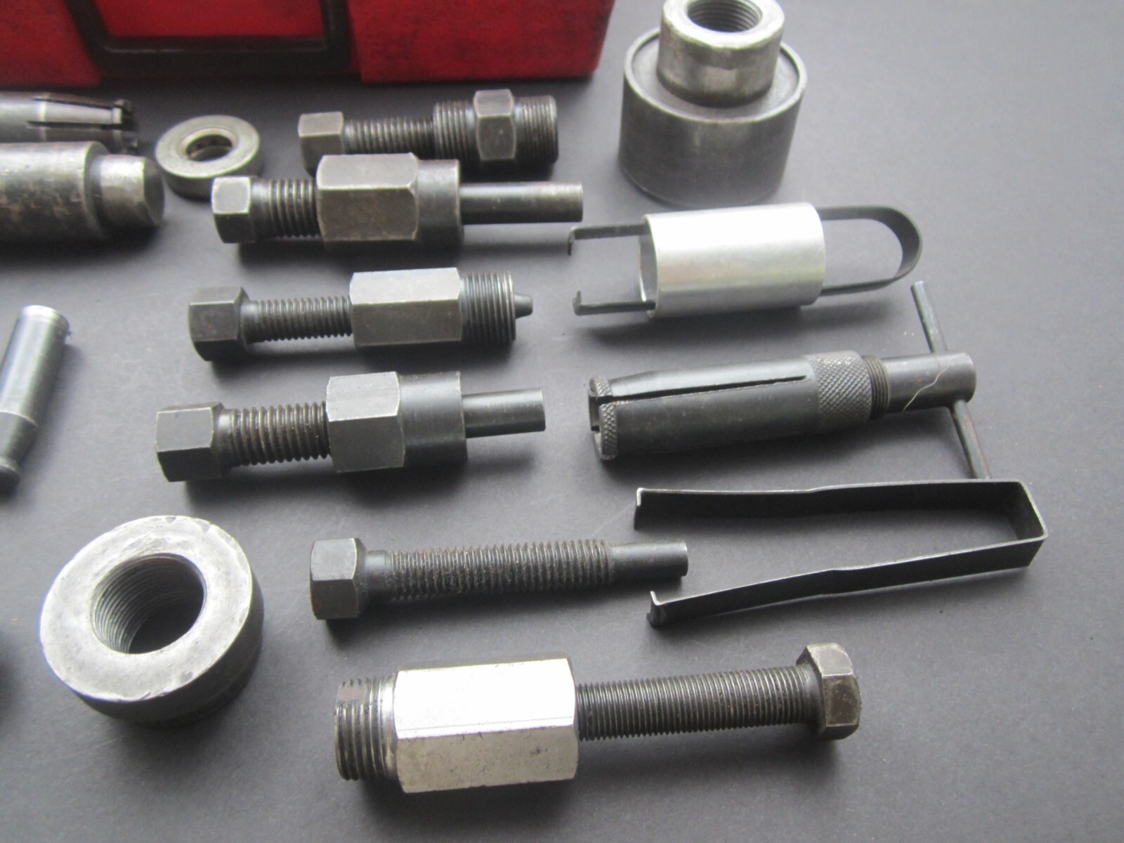 HUGE LOT OF AUTOMOTIVE AIR CONDITIONING TOOLS -- ROBINAIR