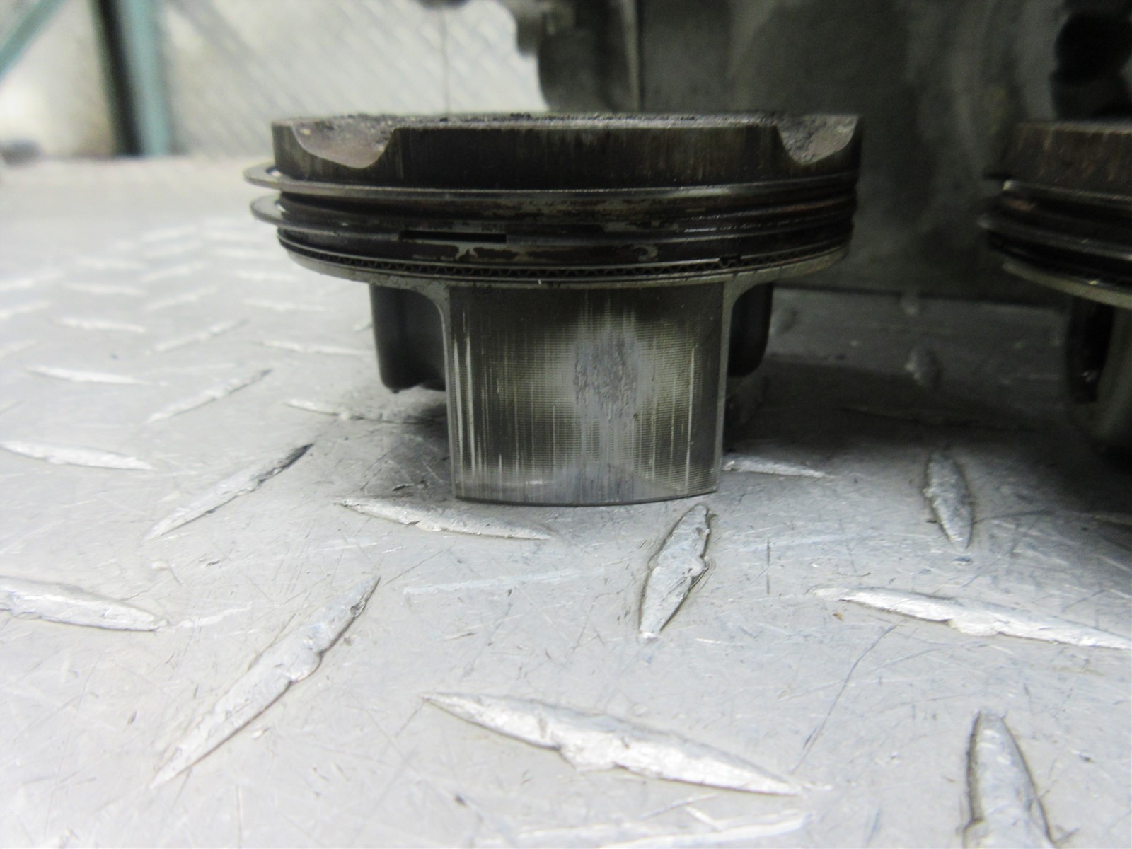 2003 02-03 Honda CBR 954 CBR954RR Crankcase Crank Case Engine Motor Block Piston