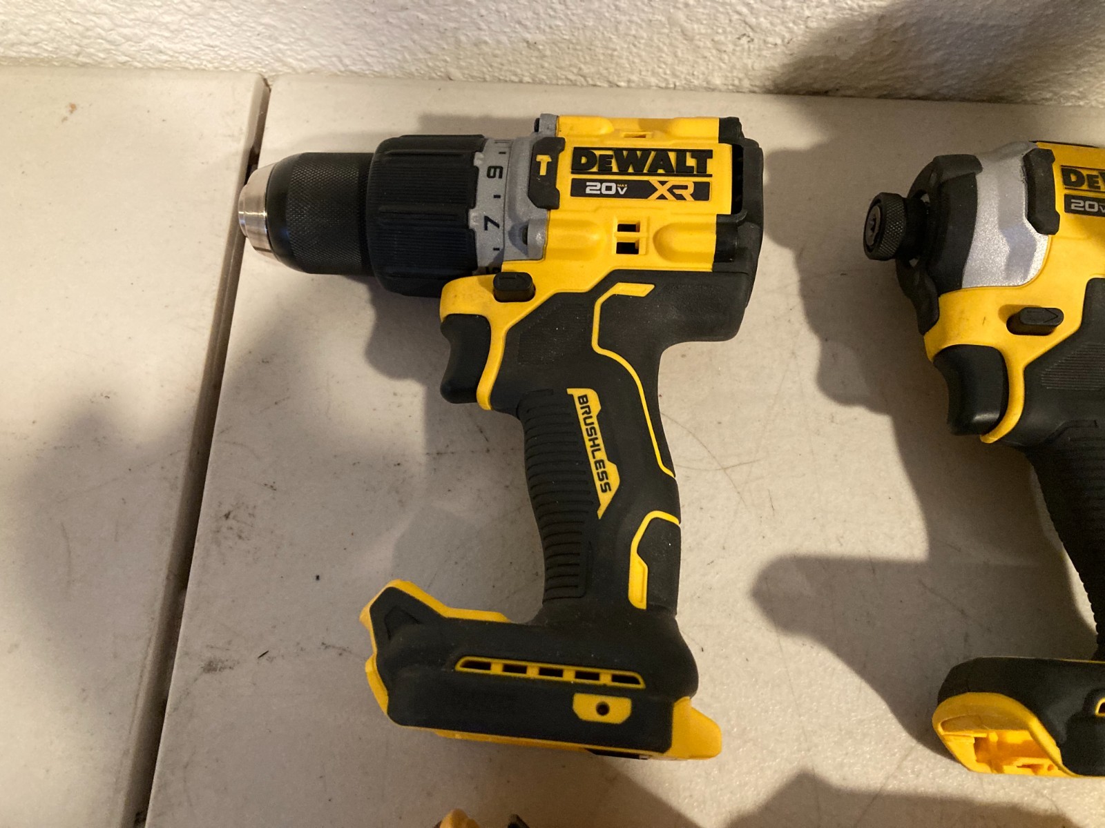 DeWalt 20V Max XR Brushless 2-Tool Combo Kit DCD800 DCF850 (2) 4Ah Batts w/Bag