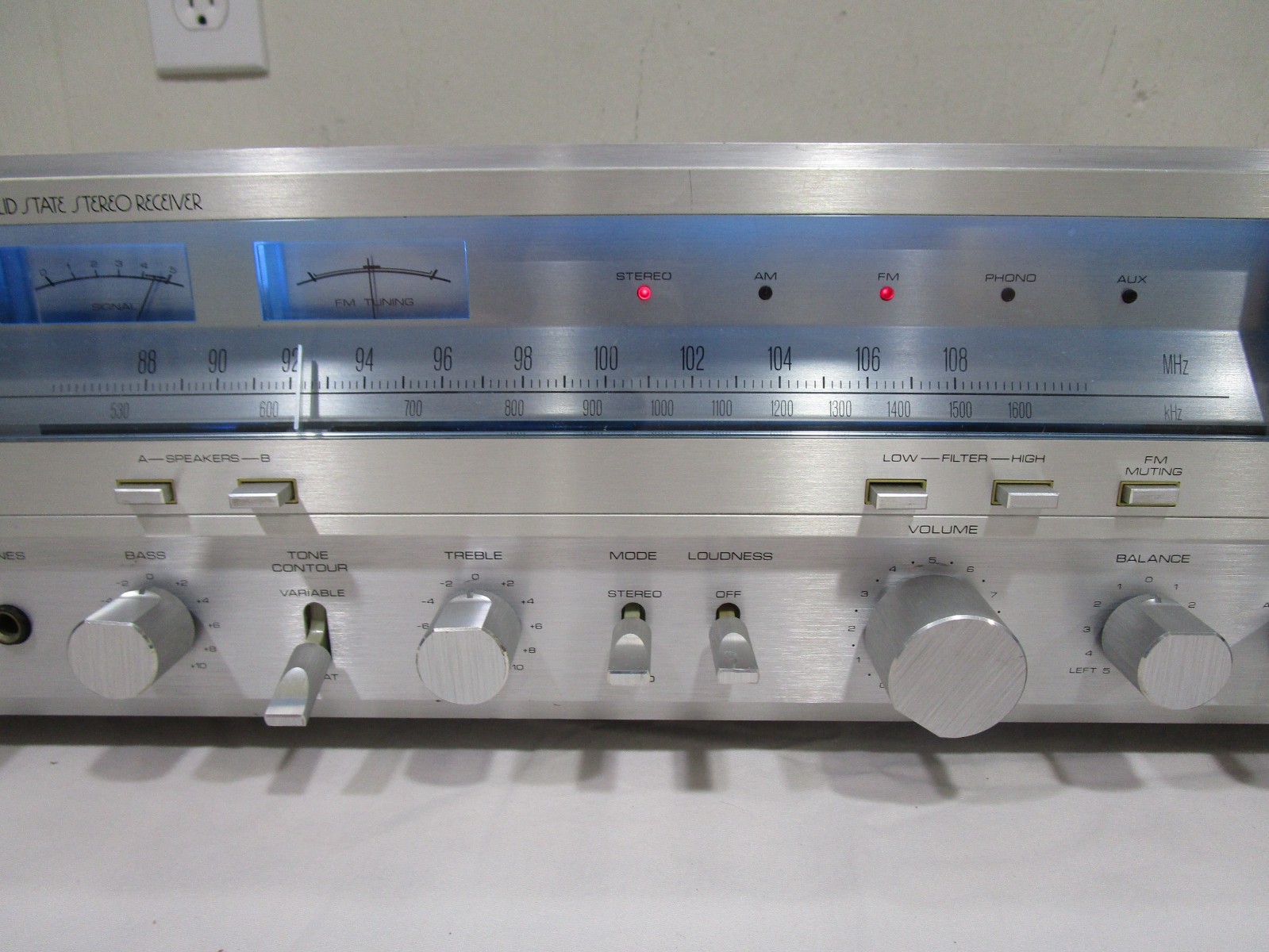 Nice Project / One Mark IIC Stereo Receiver w/ LED Upgraded Lamps -------- Cool!
