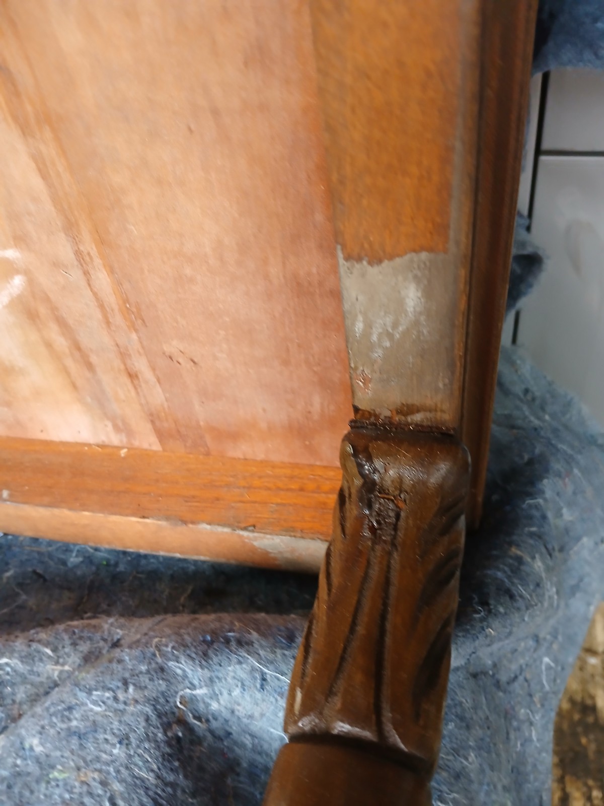 Vintage Townsend Grand Rapids French Provincial Leather Top